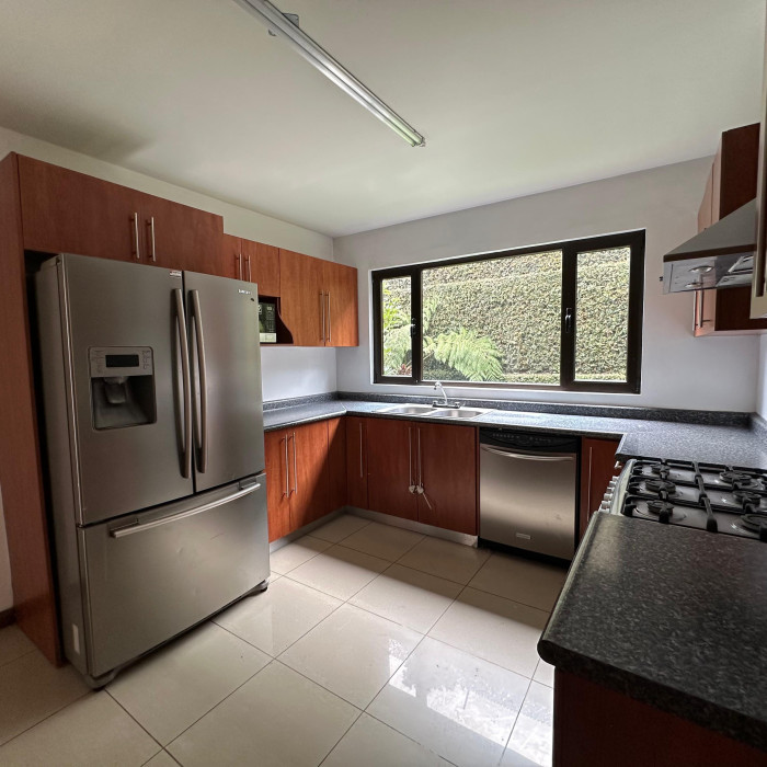 Residencia En Condominio De Muxbal En Renta o Venta - Foto 2 de 8