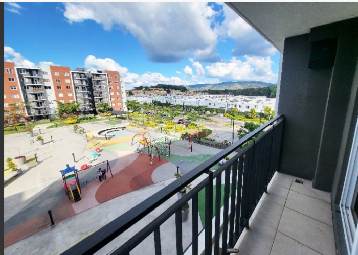 Apartamento En Venta En Zona 2, Parque San Angel - Foto 2 de 6
