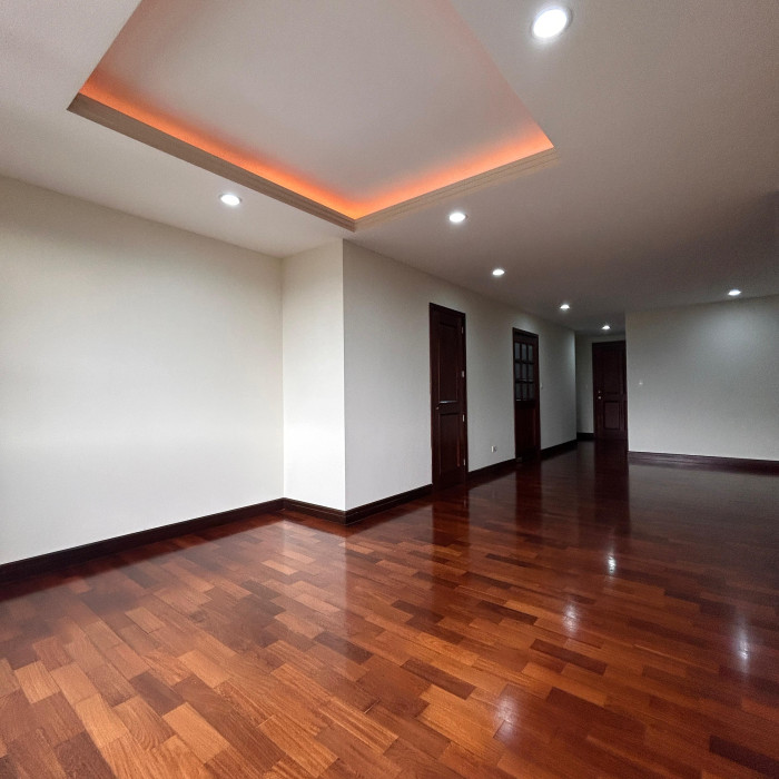 Apartamento En Alquiler/renta En Zona 10 - Foto 2 de 7