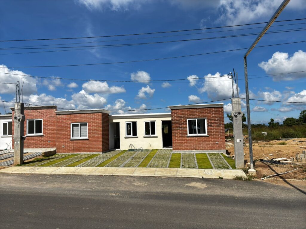 En Venta – Casa Pequeña 2 Habitaciones Terreno De 6x15mts - Foto 4 de 4