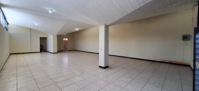 En Alquiler – Local Comercial En 2do. Nivel En Zona 9 - Vista principal de la propiedad
