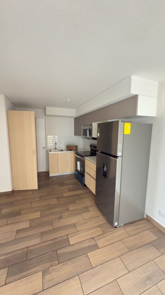 Se Renta Lindo Apartamento Nuevo En Zona 16 - Vista principal de la propiedad