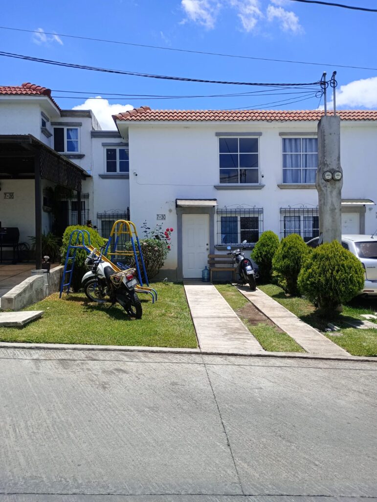 En Venta – Se Vende Linda Casa En Fuentes Del Valle 2 Zona 18 - Vista principal de la propiedad