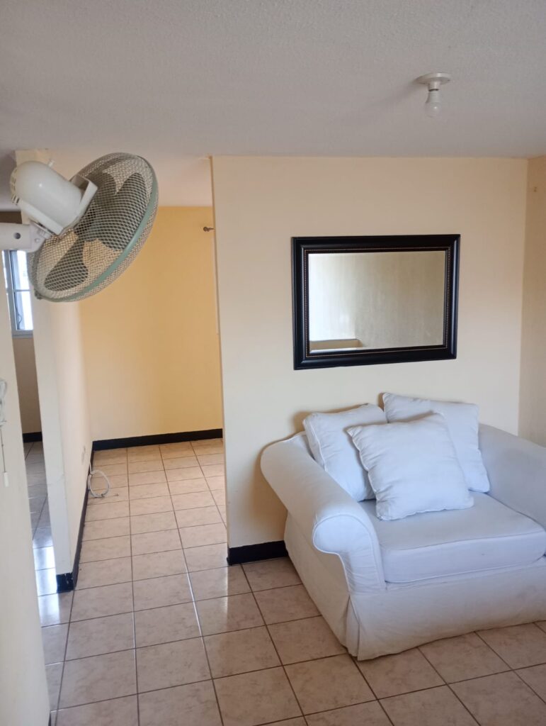 En Venta – Se Vende Linda Casa En Fuentes Del Valle 2 Zona 18 - Foto 2 de 10