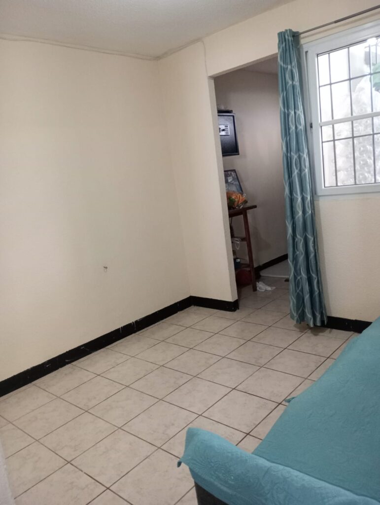 En Venta – Se Vende Linda Casa En Fuentes Del Valle 2 Zona 18 - Foto 3 de 10