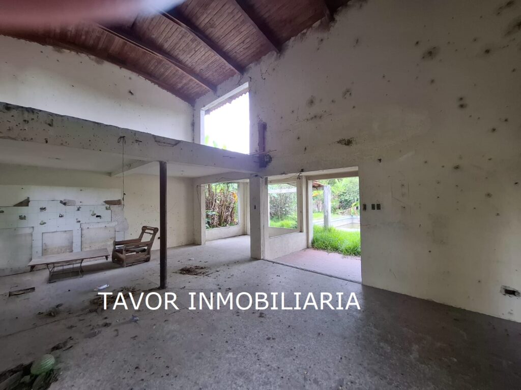 En Venta – Chalet Para Remodelar A Tu Gusto En Amatitlan - Foto 2 de 8