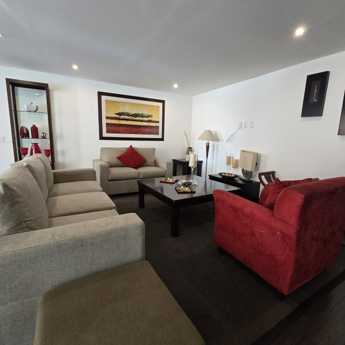 Hermosa Casa En Renta De 3 Niveles En Zona 16 La Montaña - Foto 3 de 6