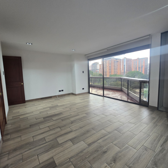 Apartamento En Renta En Tiffany 1 Zona 10 - Foto 2 de 13