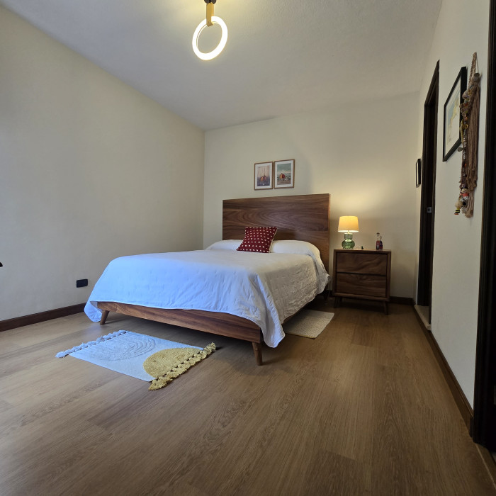 Hermosa Casa En Renta De 3 Niveles En Zona 16 La Montaña - Foto 2 de 6