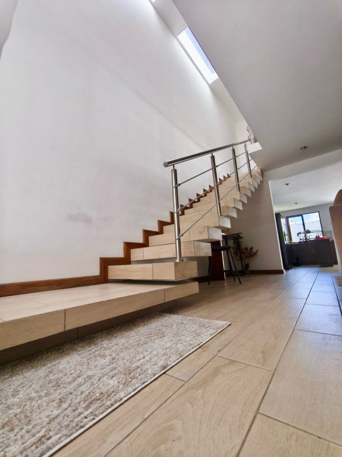Casa En Venta En Condominio Puerta De Hierro, Zona 16 - Foto 4 de 8