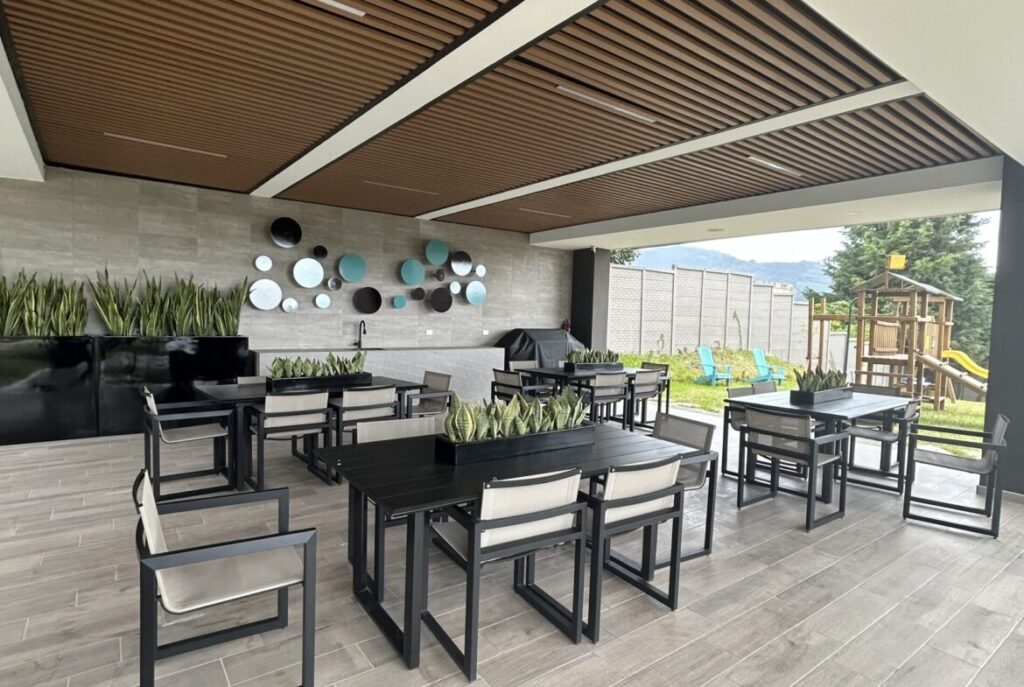Apartamento Amueblado En Renta En Santa Lucía Milpas Altas - Foto 2 de 15