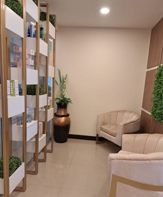 En Venta – Centro De Belleza Y Spa En Plaza Comercial De Carretera A El Salvador - Foto 3 de 6