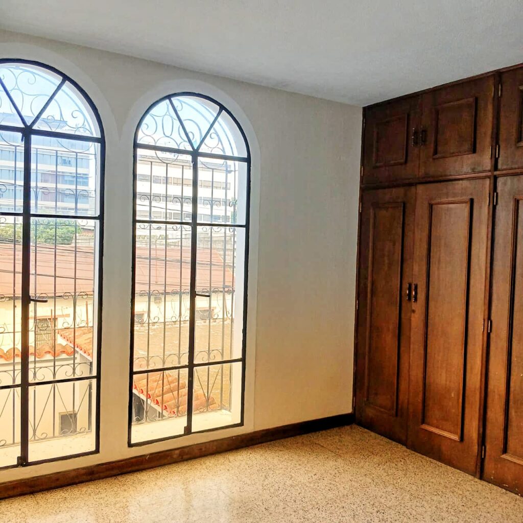 Casa Comercial En Renta En Zona 13 - Vista principal de la propiedad