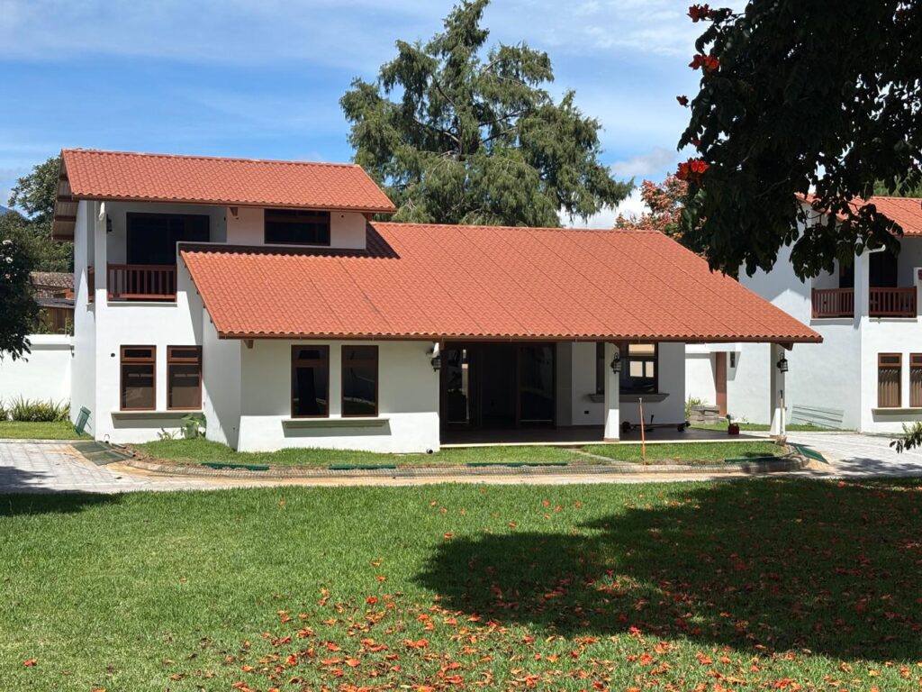 Casa En Renta En Condominio Exclusivo Villas De Duero A 5 Mins. De Antigua - Foto 5 de 9