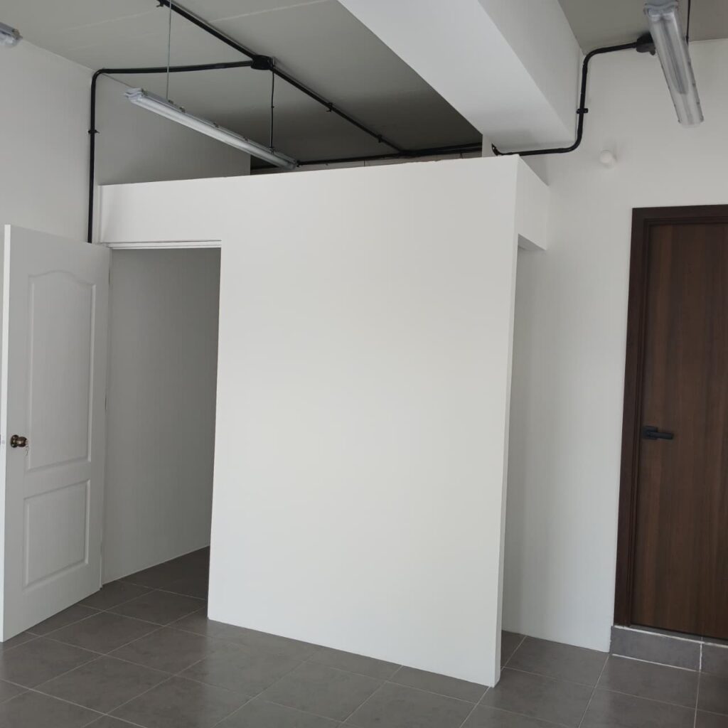 En Alquiler – Oficina En Edificio De Zona 9 - Vista principal de la propiedad
