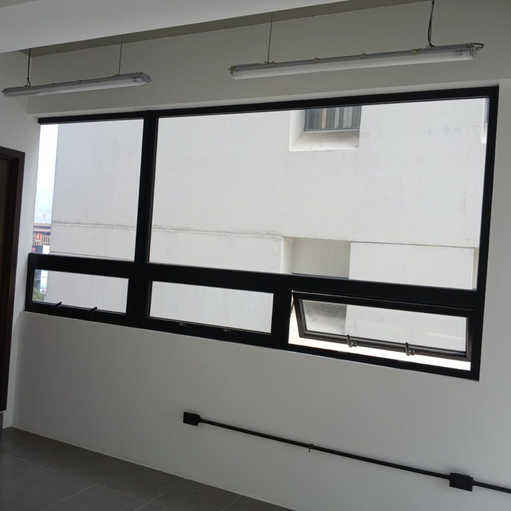 En Alquiler – Oficina En Edificio De Zona 9 - Foto 2 de 3