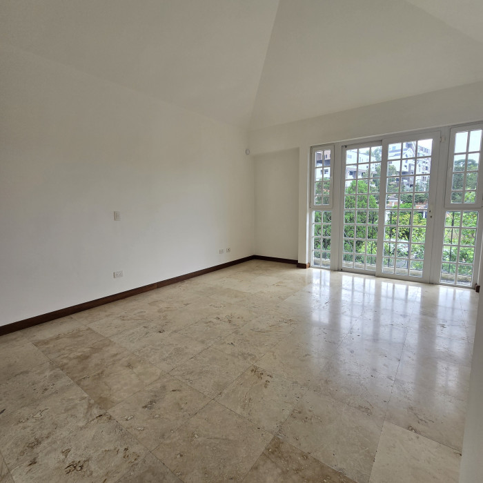 Casa En Venta En Foresta De Cayala Zona 16 - Foto 5 de 15