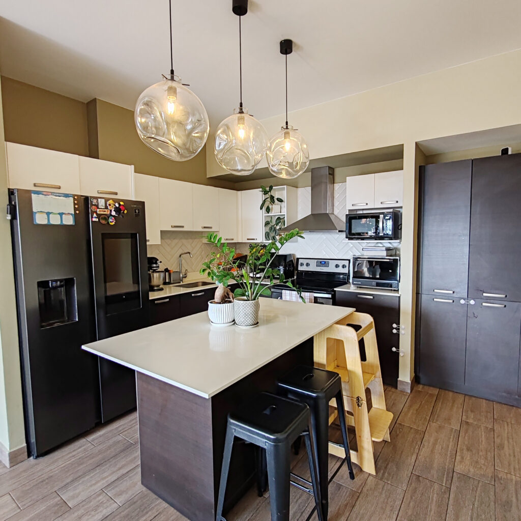 Apartamento En Venta 3 Habitaciones Nivel Alto Zona 11 - Vista principal de la propiedad