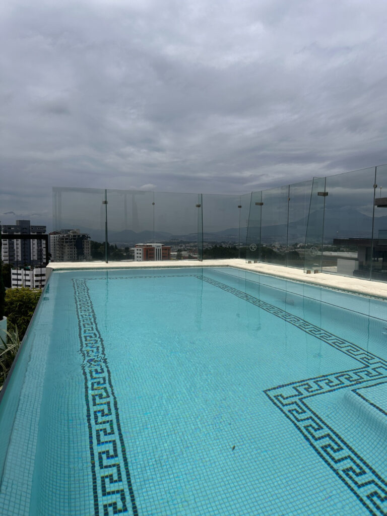 Apartamento En Alquiler En Zona 13 - Foto 4 de 6
