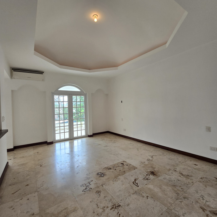 Casa En Venta En Foresta De Cayala Zona 16 - Foto 4 de 15