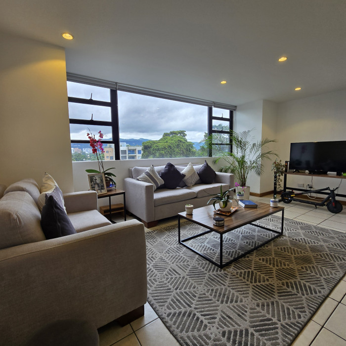 En Venta – Tu Nuevo Apartamento Amueblado En Zona 14 Te Está Esperando. - Foto 3 de 8