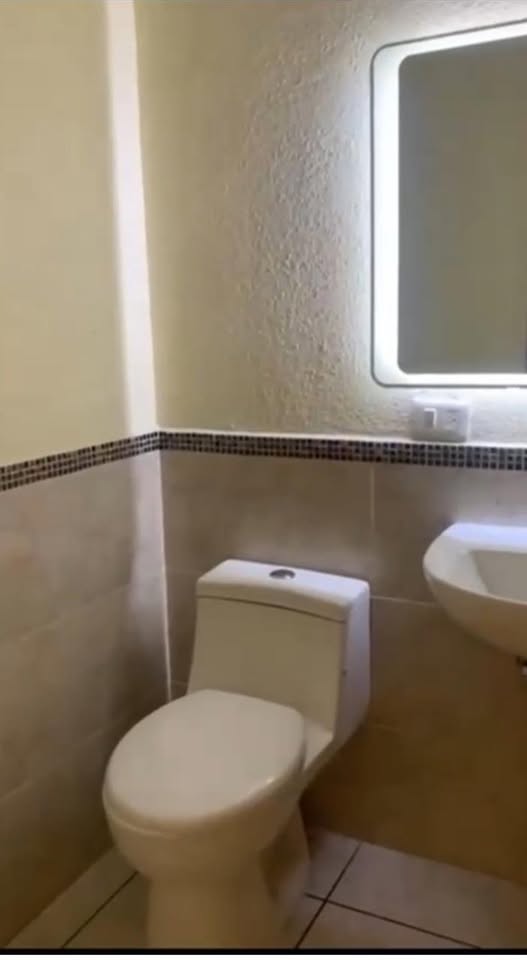 En Venta – Amplio Apartamento En Mixco - Foto 3 de 9