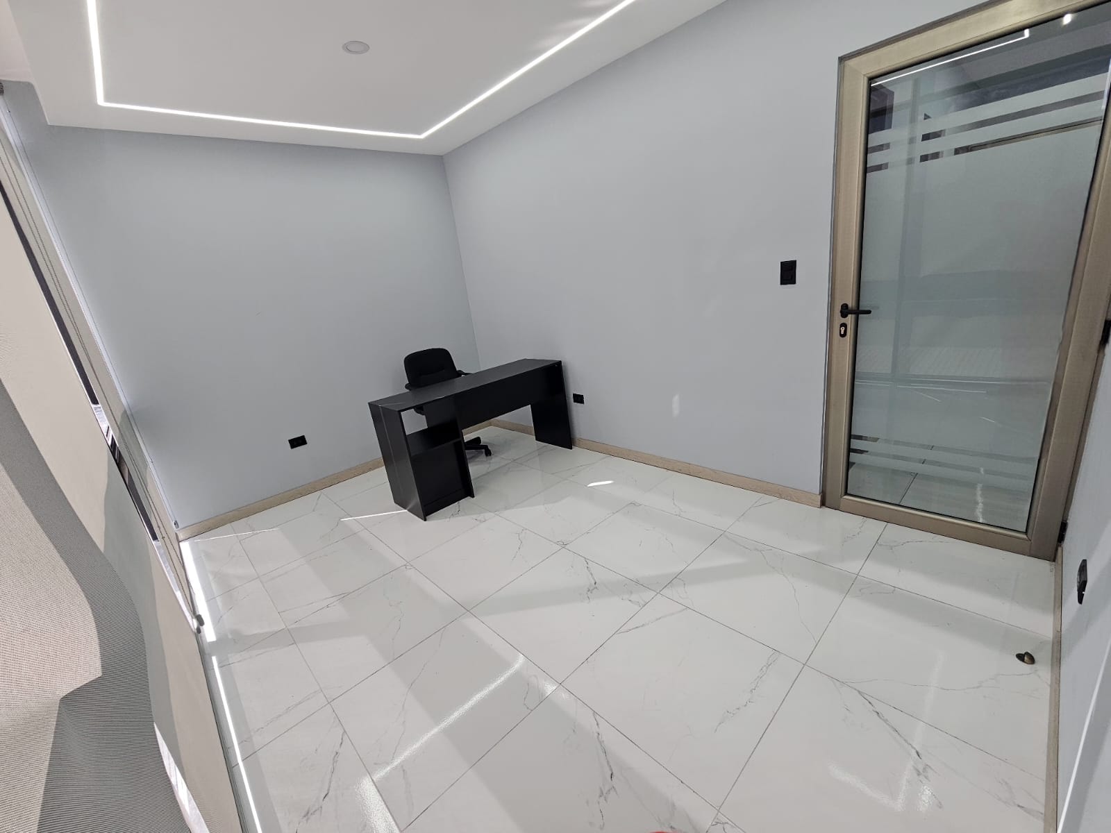 Clínica U Oficina En Alquiler En Edificio Renovati Zona 10