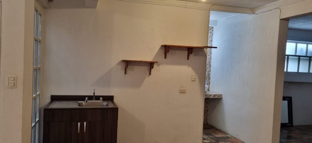 En Alquiler – ¡apartamento Zona 12! Ubicación Céntrica (con Parqueo) - Foto 3 de 15