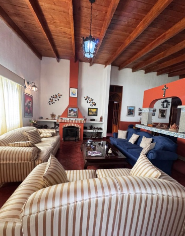 Hermosa Casa Amueblada En Renta En San Pedro Las Huertas - Foto 3 de 5