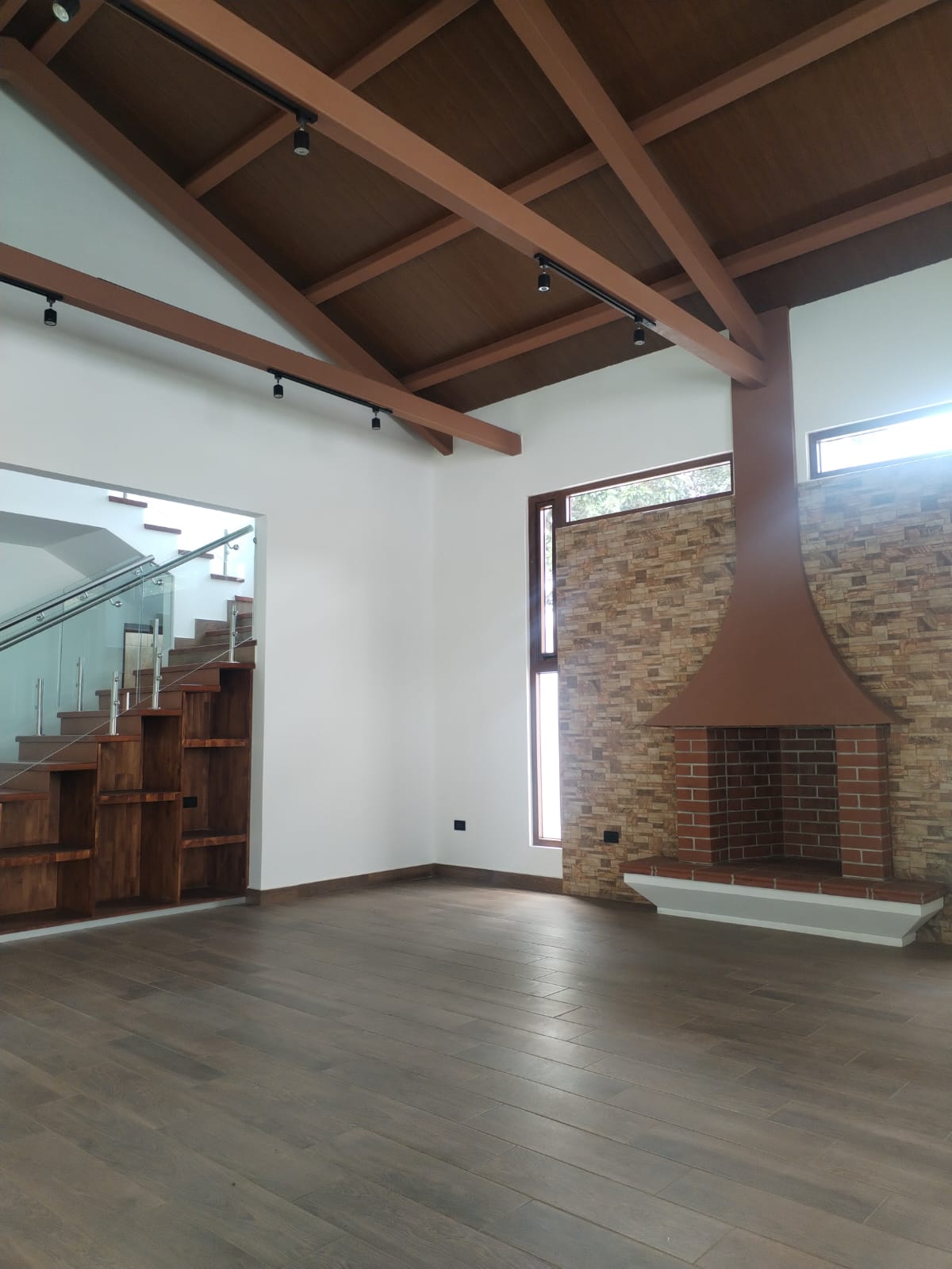 En Alquiler – Rento Linda Casa Nueva En San Pedro El Alto.