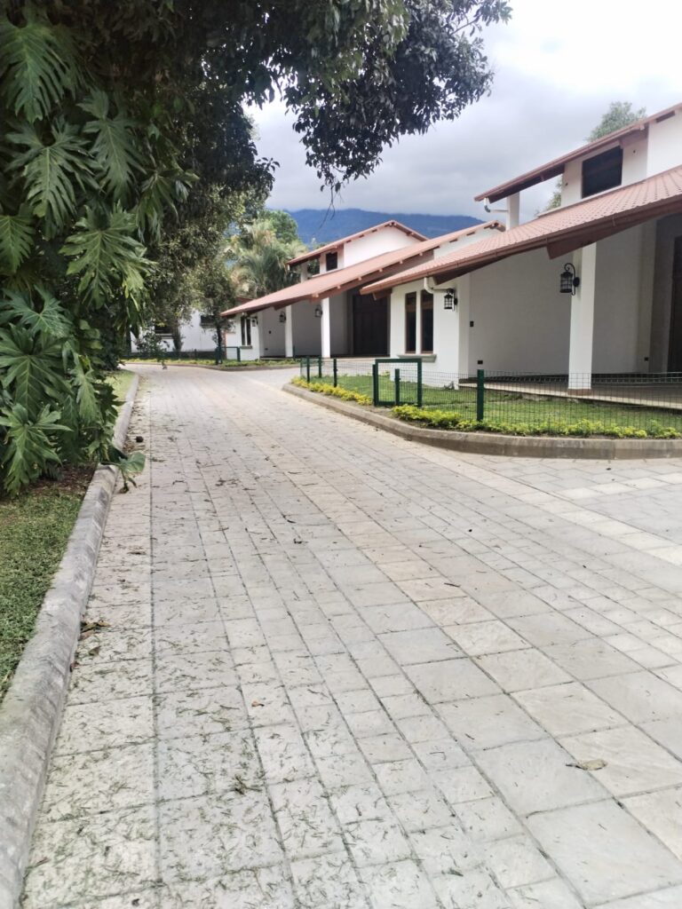 En Alquiler – Rento Linda Casa Nueva En San Pedro El Alto. - Foto 5 de 5