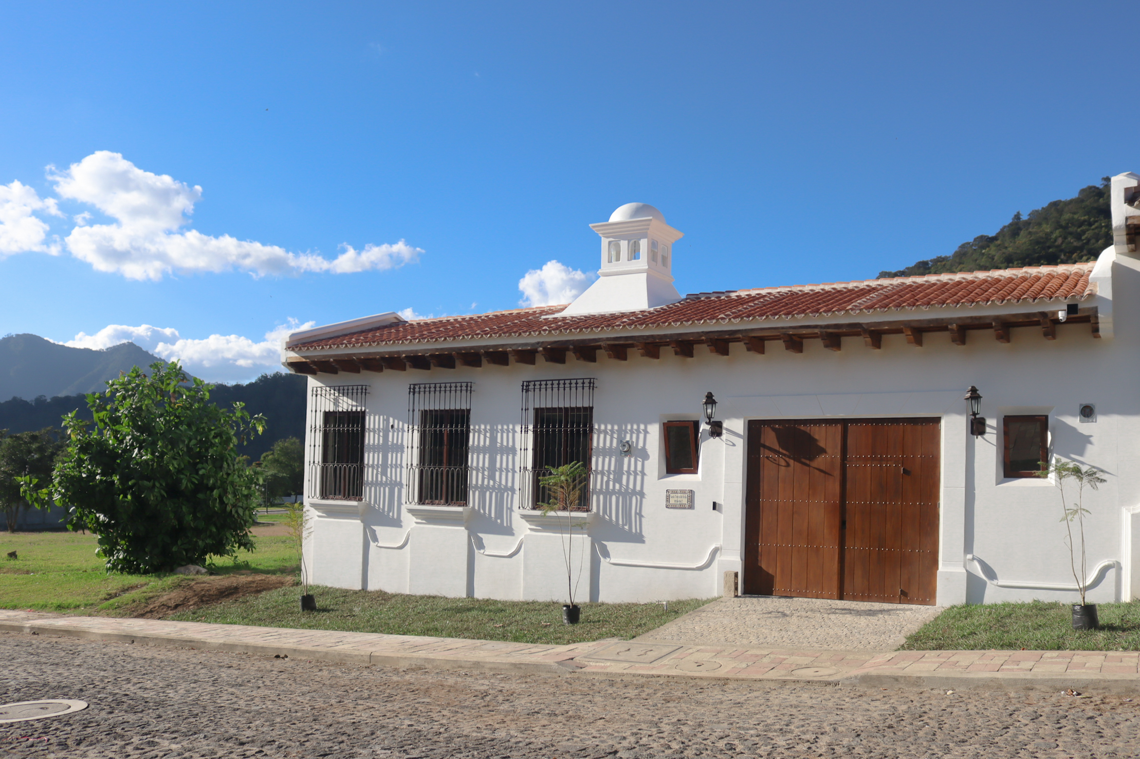En Venta – Residencia De Lujo En La Antigua Guatemala