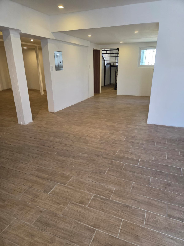 Local Comercial En Renta En Calz. Mateo Flores En Zona 7