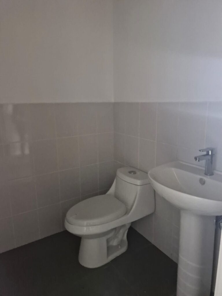 Local Nuevo En Renta Zona 9 50 Mts2 $720.00 Más Iva - Foto 2 de 2