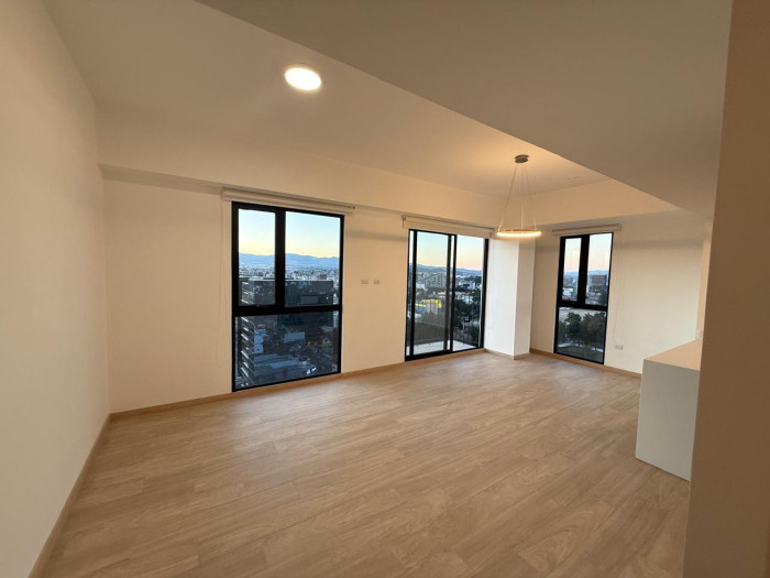 Apartamento En Alquiler Nivel Alto En Zona 10 - Foto 3 de 9