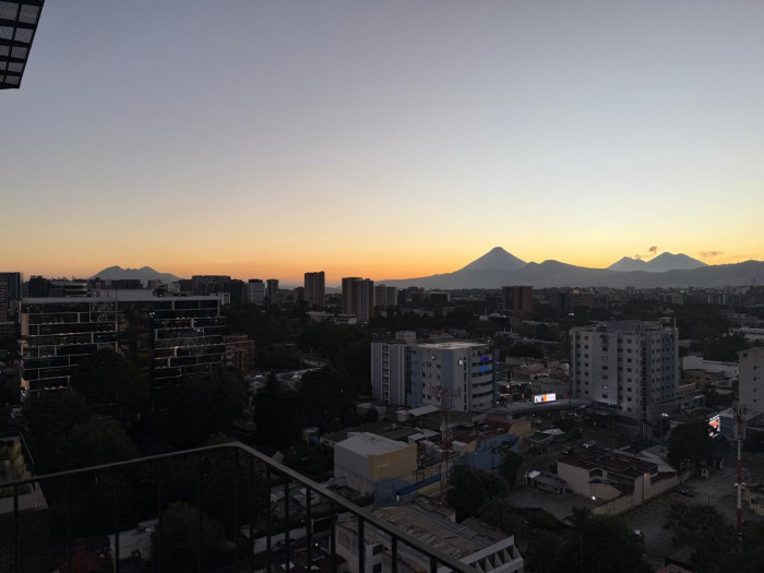 Apartamento En Alquiler Nivel Alto En Zona 10 - Foto 4 de 9