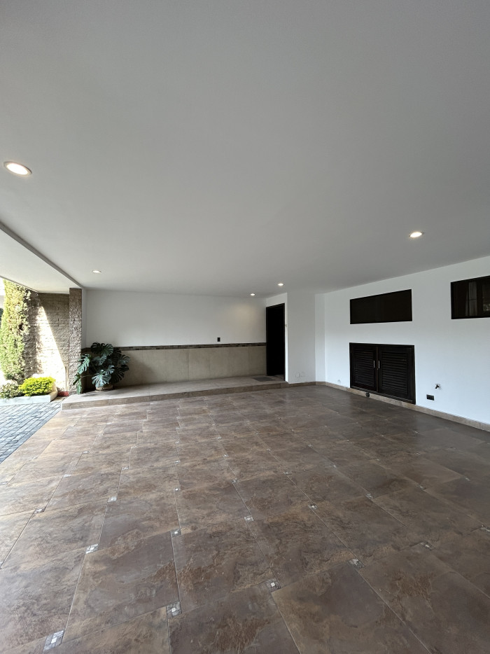 Casa En Venta O Renta En Zona 13, Ciudad De Guatemala - Foto 2 de 10