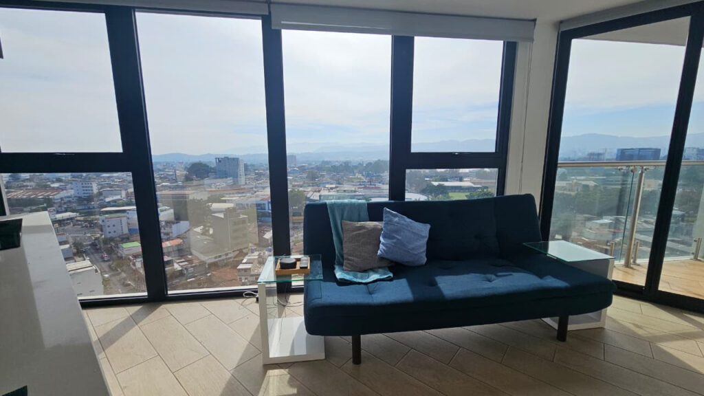 Apartamento Moderno En Venta En Zona 4 - Foto 3 de 8