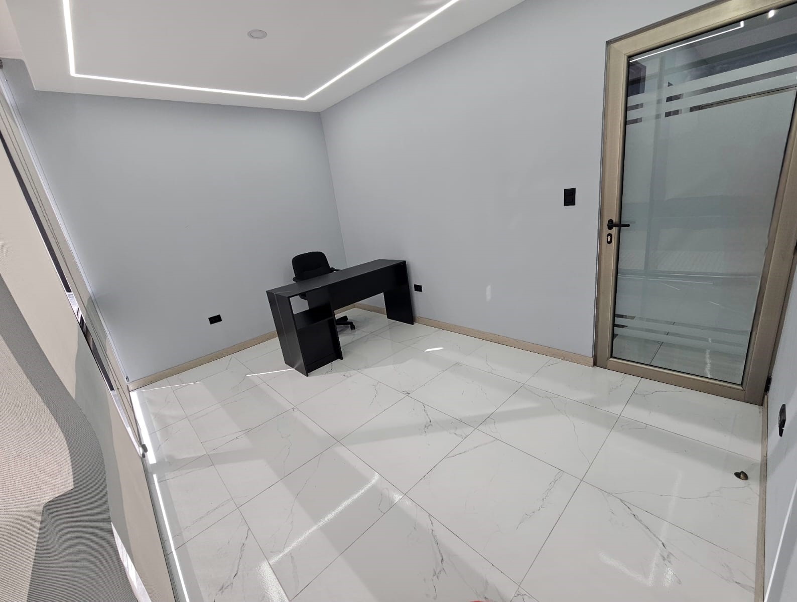 Clínica U Oficina En Alquiler En Edificio Renovati Zona 10