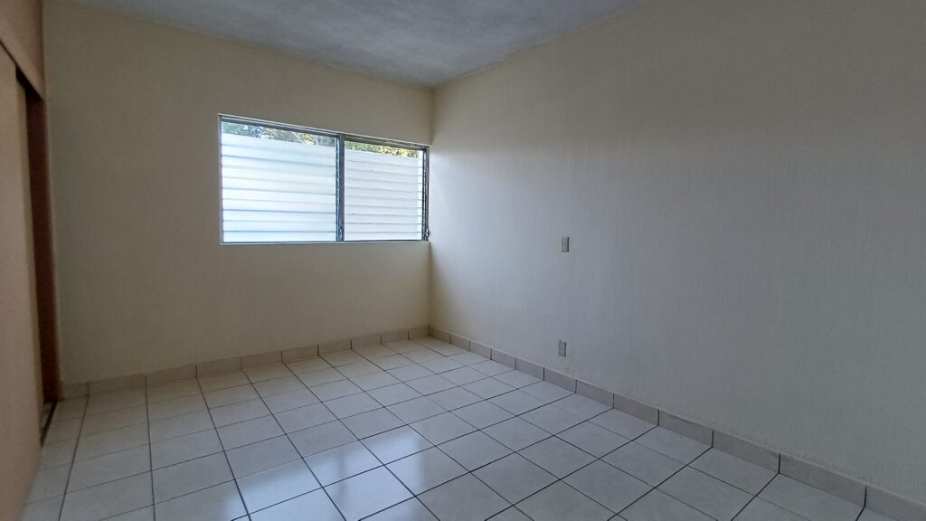 Casa En Renta Con Potencial Comercial – Zona 15 Vh2 (fuera De Garita) - Foto 5 de 15