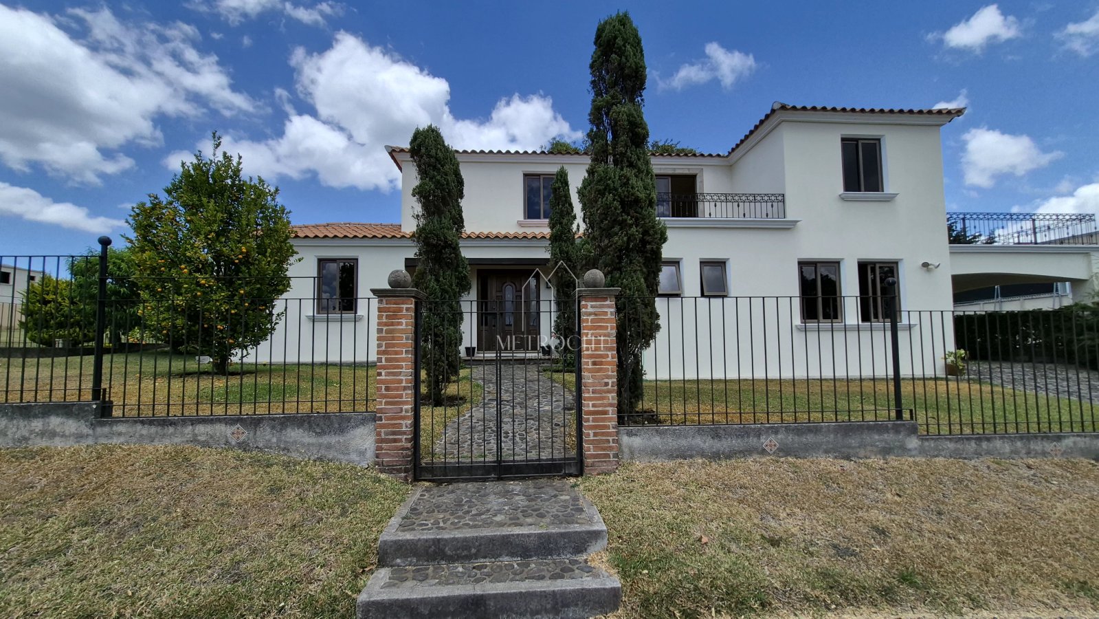 En Venta – Se Vende Hermosa Casa De Esquina En Carretera A El Salvador