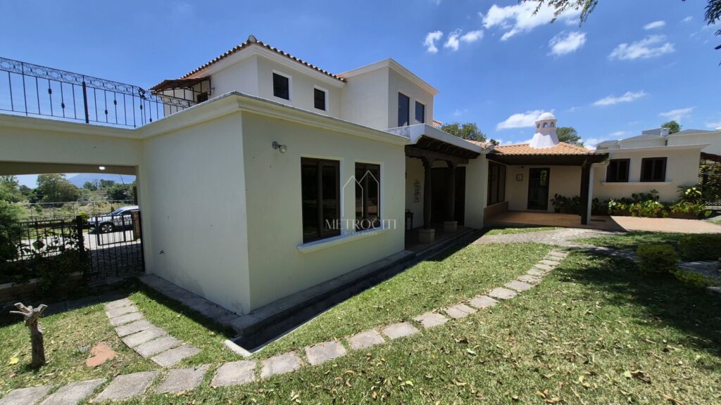 En Venta – Se Vende Hermosa Casa De Esquina En Carretera A El Salvador - Vista principal de la propiedad