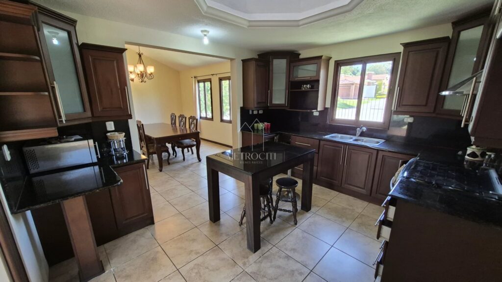 En Venta – Se Vende Hermosa Casa De Esquina En Carretera A El Salvador - Foto 5 de 12