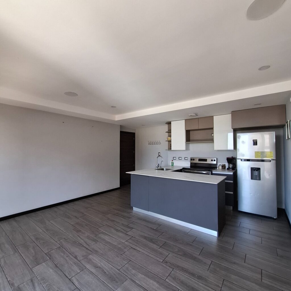 Hermoso Apartamento De 2 Habitaciones En Venta En Zona 10 - Foto 2 de 15