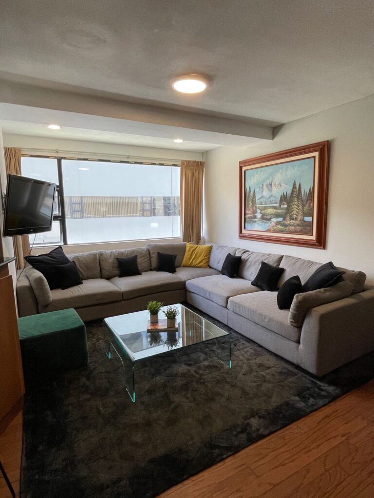 Apartamento Amoblado En Renta Zona 14 - Foto 2 de 12