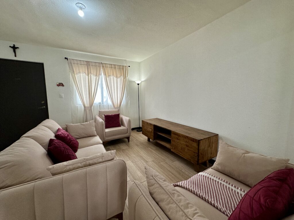 Casa Semi Amueblada En Venta En San José Pinula - Foto 2 de 15