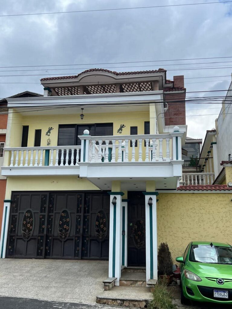 Casa Remodelada En Venta + 1 - Vista principal de la propiedad