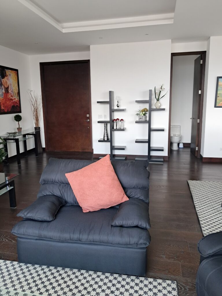 Apartamento En Renta Amoblado o Venta Sin Muebles - Foto 4 de 15