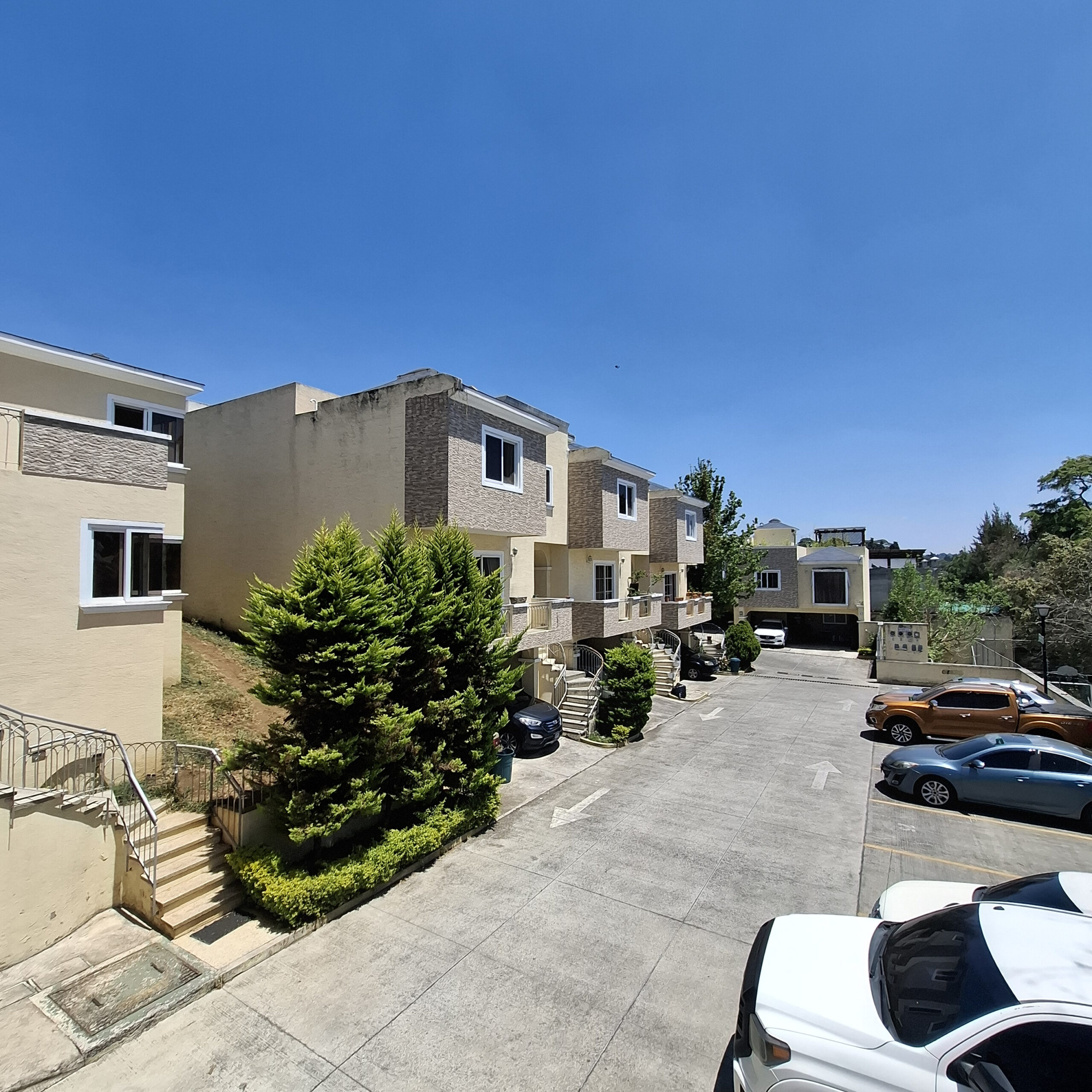 Casa De Venta En Cañadas Del Encinal, Zona 7 De Mixco