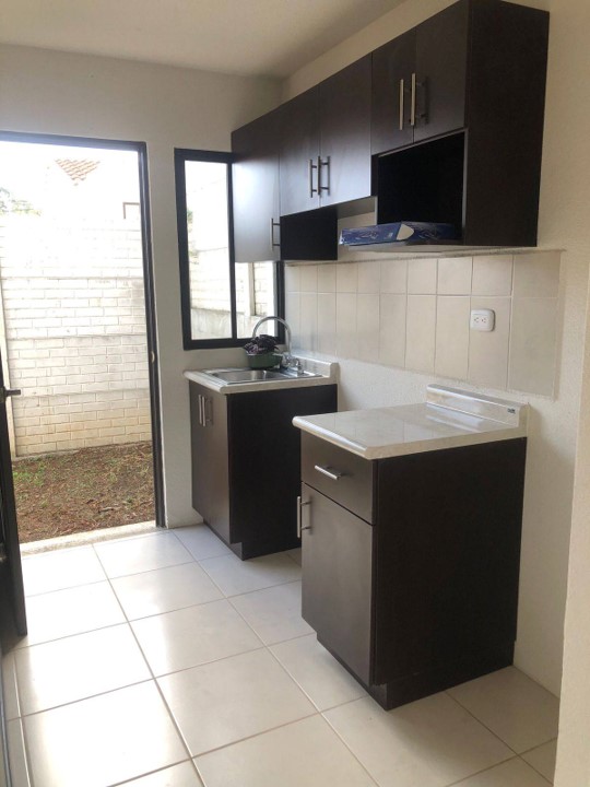 En Venta – Vendo Casa En Condado Santa Fe. Km 30.8 Carretera A El Salvador - Foto 3 de 10